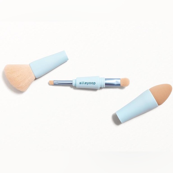 Alleyoop Other - NIB Alleyoop Multi-Tasker Portable Makeup Brush | 4-in-1 Brushes
